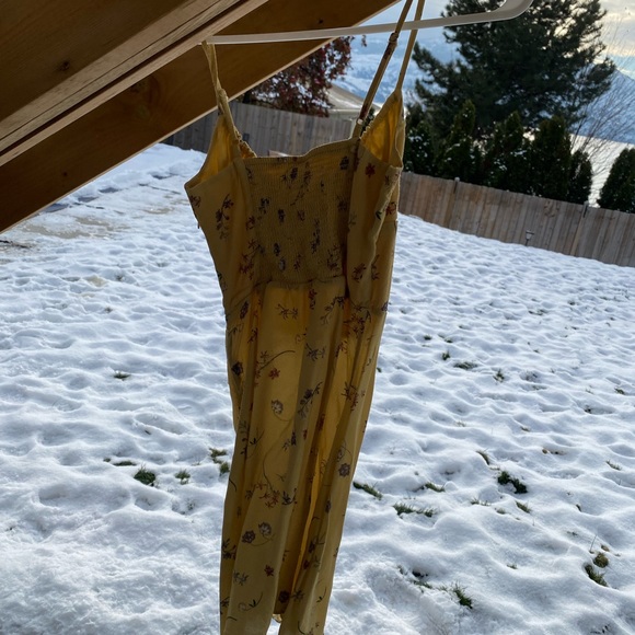 Aritzia Wilfred summer dress - Picture 4 of 5